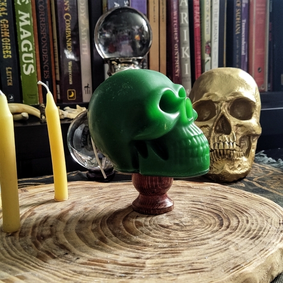 Handmade Green Skull Candle - Picture 4 of 5